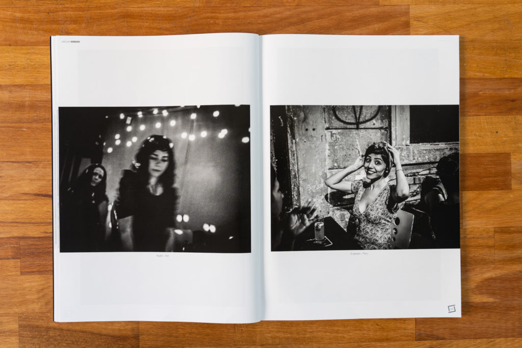 La série « Roman Noir », une auto-fiction urbaine nocturne composée de photos prises dans le quartier de Beyoglu, à Istanbul, entre 2010 et 2014, a été publiée pour la première fois sur 10 pages dans le numéro 66 (mai-juin-juillet 2020) du magazine turc de photoreportage İz co-fondé par Ara Güler.